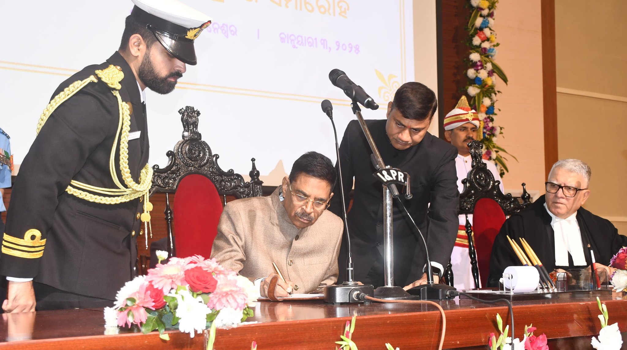 Dr. Hari Babu Kambhampati signed on the register after being administered oath as the Governor of Odisha on 3rd January 2025.